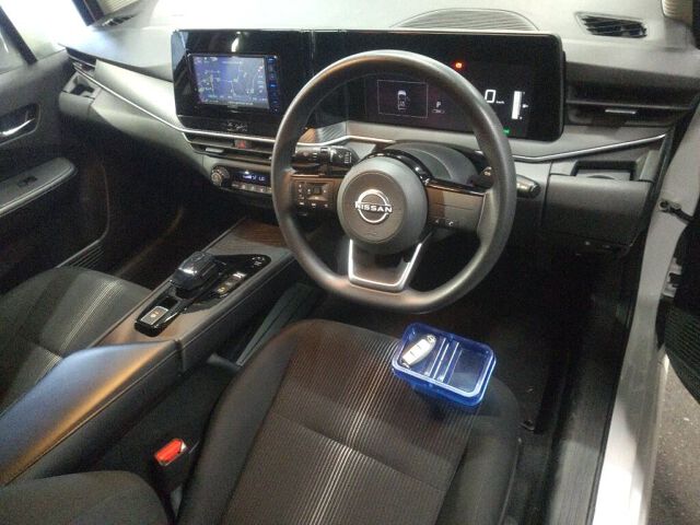 2017 Toyota Prius PHEV Aプレミアム auction photo 3