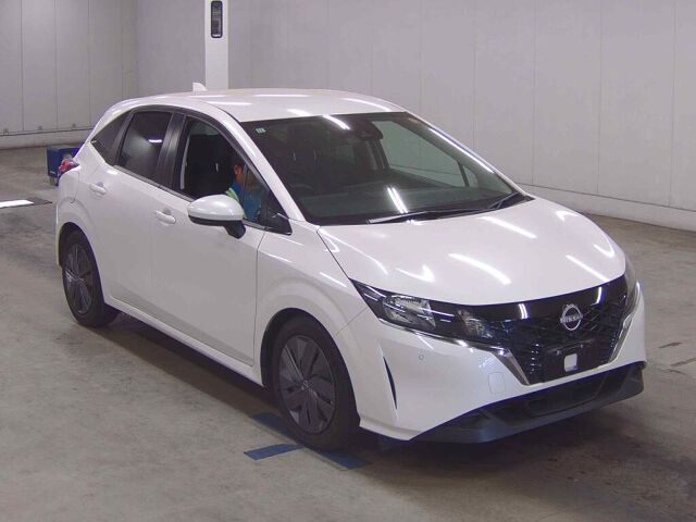 2017 Toyota Prius PHEV Aプレミアム Japan auction vehicle