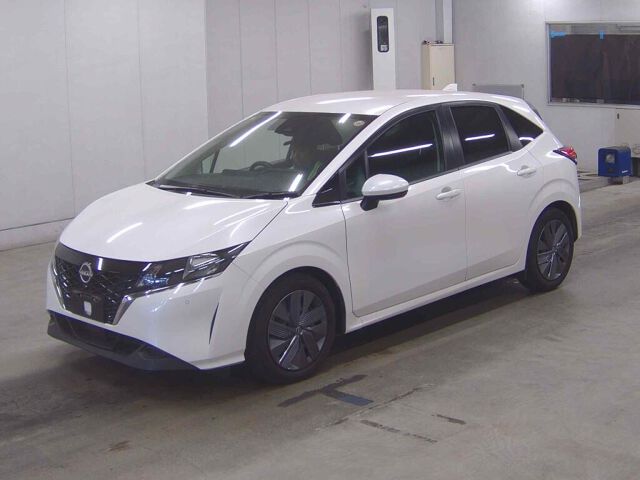 2017 Toyota Prius PHEV Aプレミアム auction photo 4