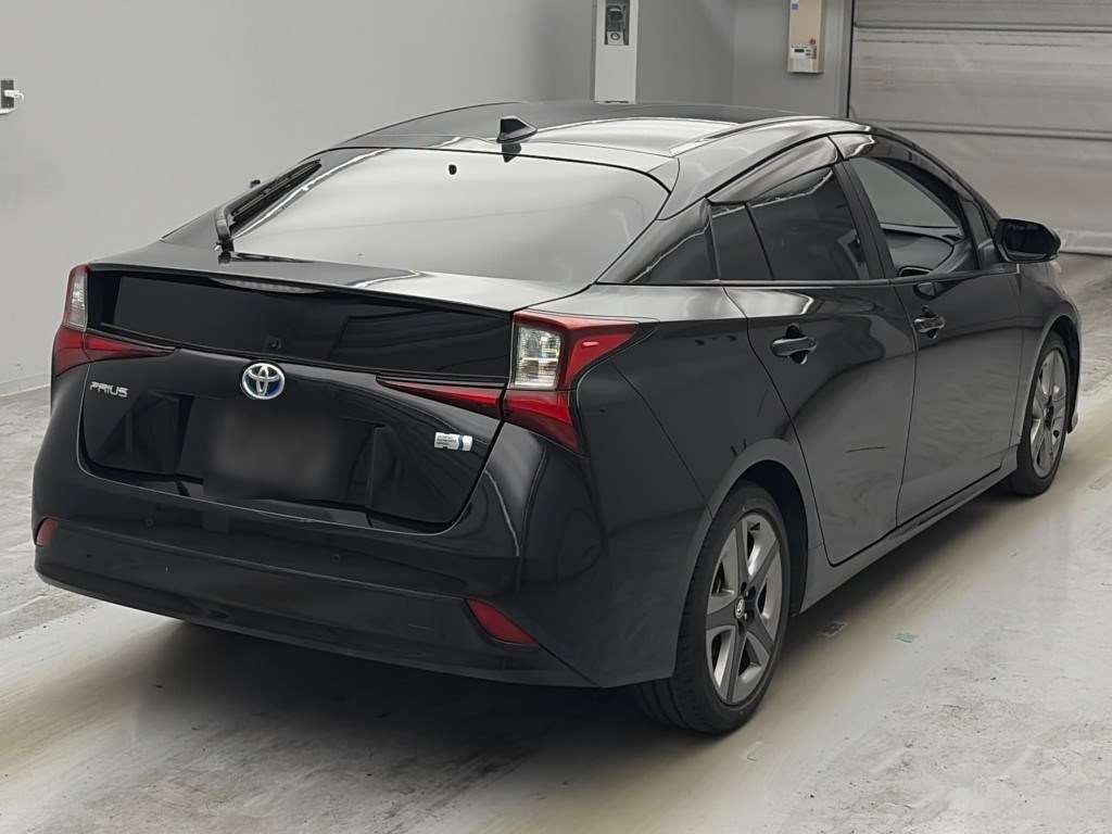 2021 Toyota Prius S Touring Selection auction photo 2