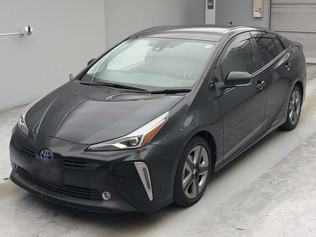 2021 Toyota Prius S Touring Selection Japan auction vehicle