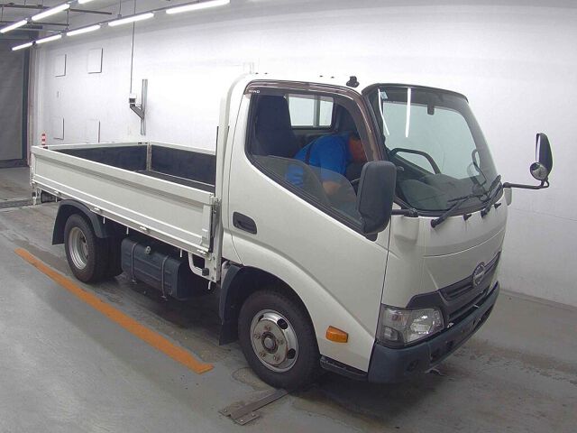 2019 Hino Dutro フルジャストロー Japan auction vehicle