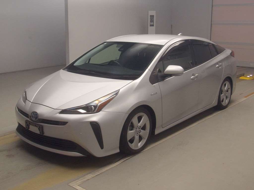 2019 Toyota Prius S Japan auction vehicle