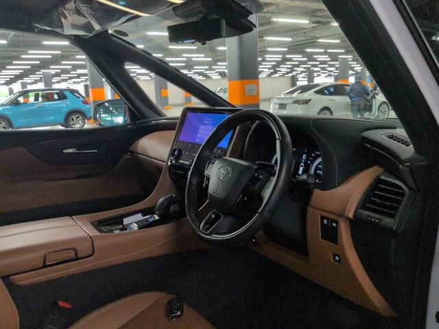 2025 Toyota Vellfire Z Premier auction photo 3