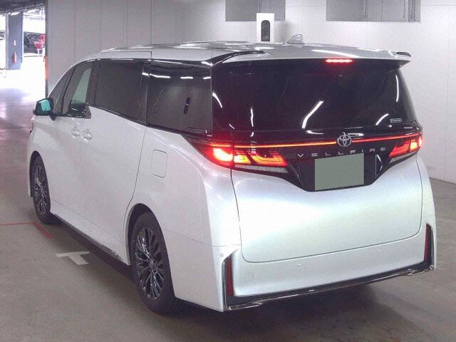 2025 Toyota Vellfire Z Premier auction photo 2