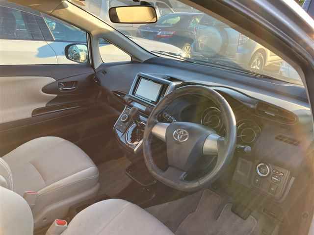 2013 Toyota Wish 1.8G auction photo 3