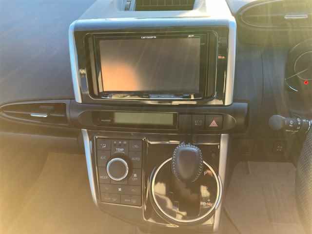 2013 Toyota Wish 1.8G auction photo 6