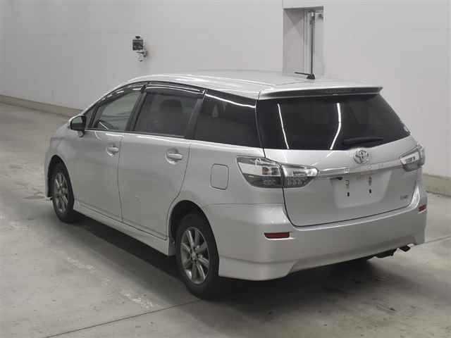 2013 Toyota Wish 1.8G auction photo 2