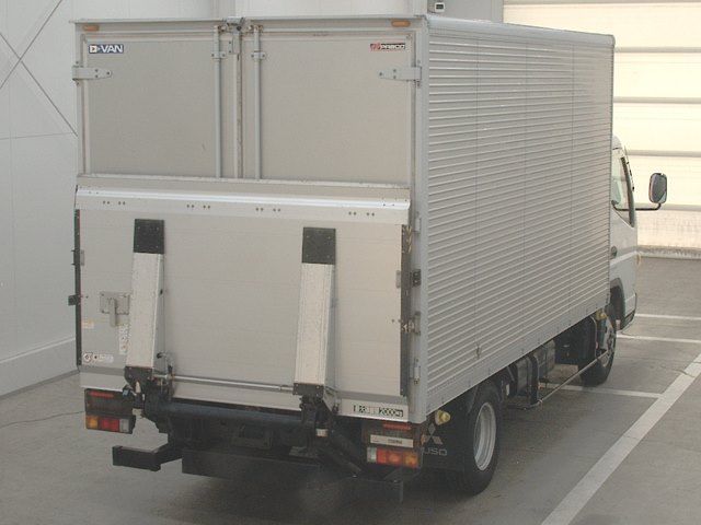 2018 Mitsubishi Fuso Canter Van auction photo 2