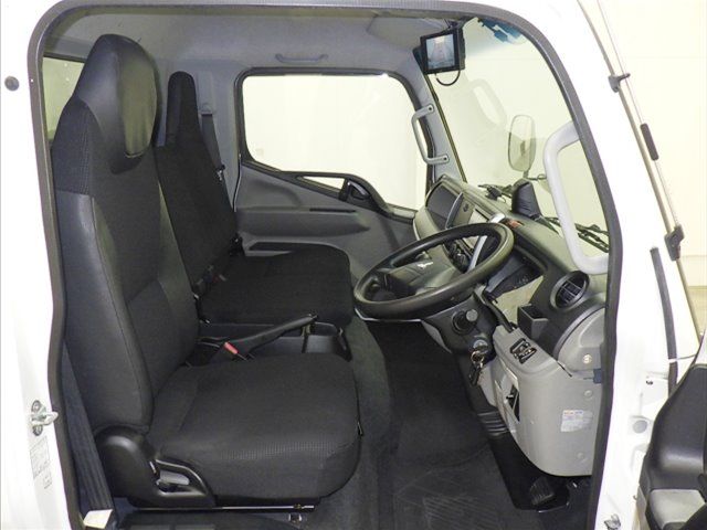 2018 Mitsubishi Fuso Canter Van auction photo 6