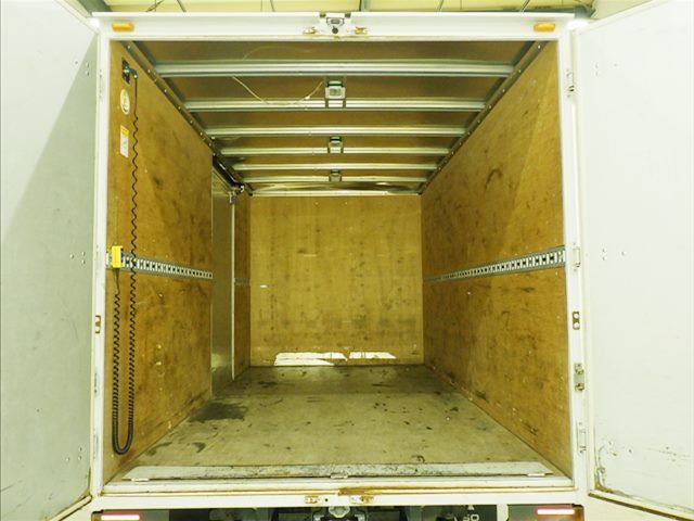 2018 Mitsubishi Fuso Canter Van auction photo 4
