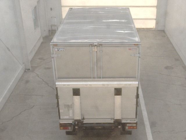 2018 Mitsubishi Fuso Canter Van auction photo 3