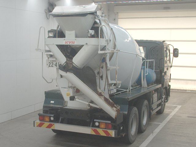 2017 Isuzu mixer auction photo 2
