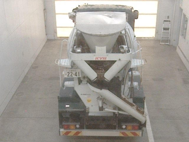 2017 Isuzu mixer auction photo 3