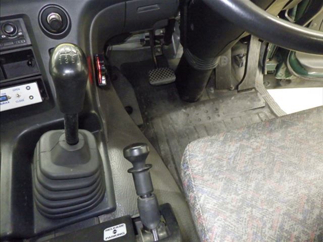 2017 Isuzu mixer auction photo 7