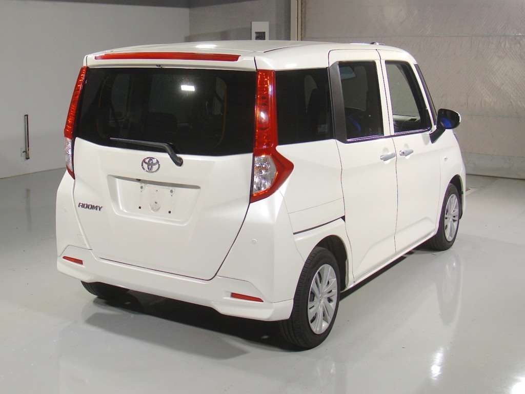 2022 Toyota Roomy X auction photo 2