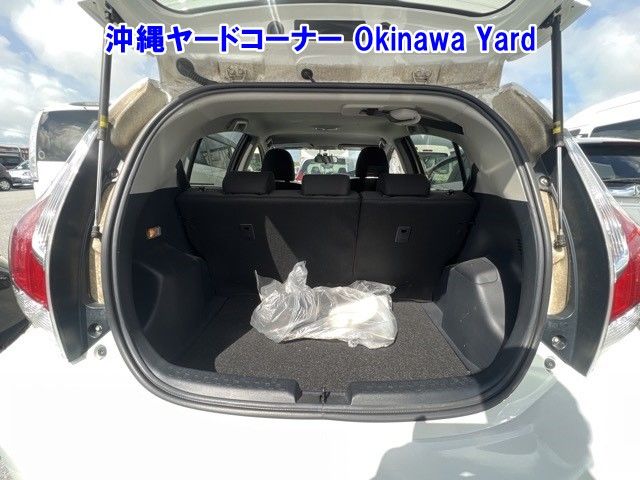 2015 Toyota Aqua S auction photo 8