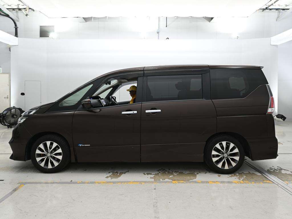 2016 Nissan Serena ハイウェイスター auction photo 4