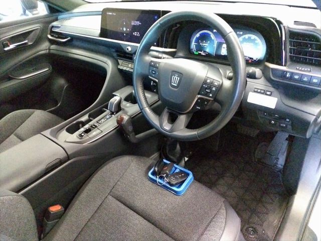 2023 Toyota Crown Crossover G 4WD auction photo 3