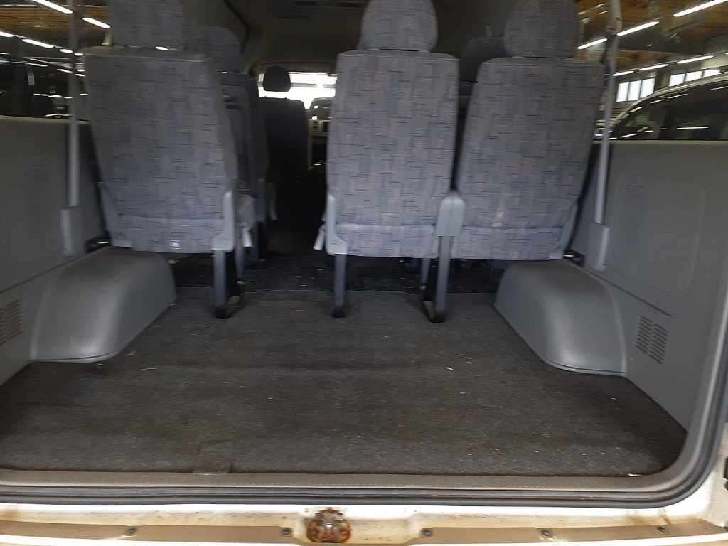 2005 Toyota Hiace グランドキャビン 4WD auction photo 12