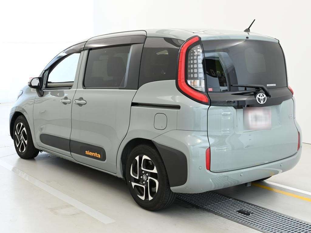 2022 Toyota Sienta ハイブリッドZ auction photo 6