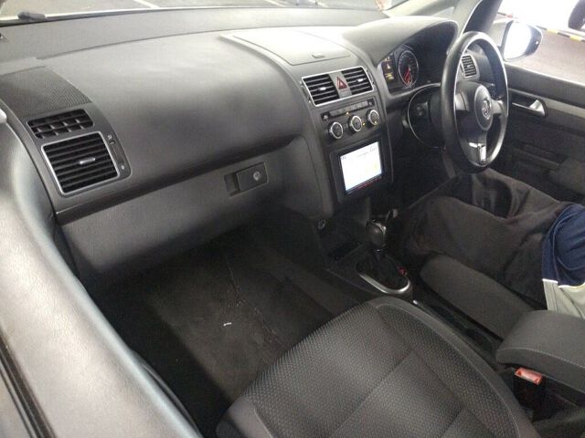 2014 Volkswagen ゴルフトゥーラン auction photo 3