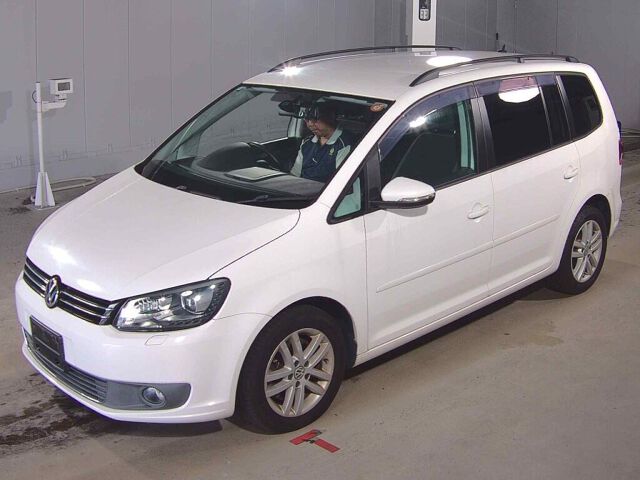 2014 Volkswagen ゴルフトゥーラン auction photo 4