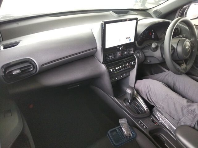 2026 Toyota Yaris Cross Hybrid Z auction photo 3