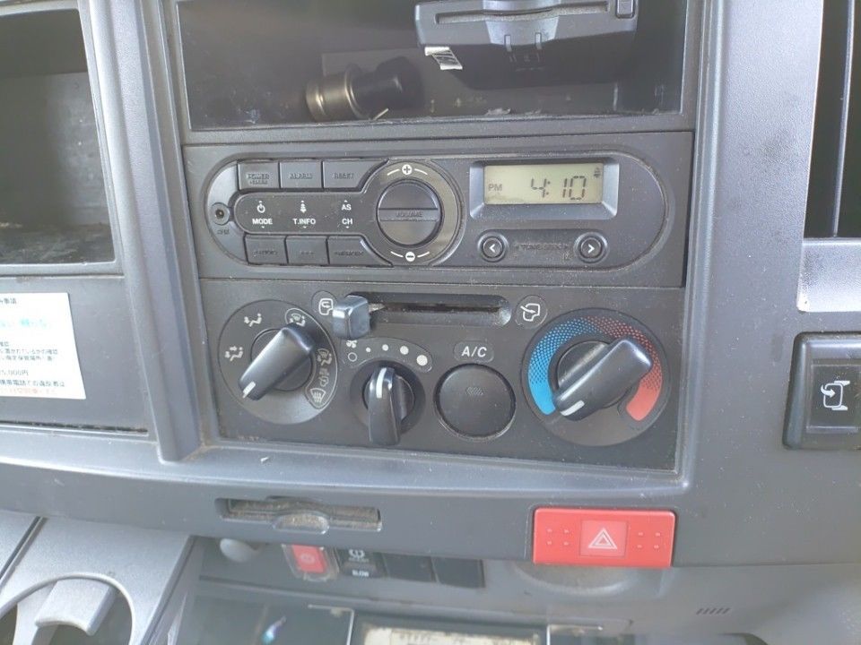 2015 Isuzu Elf auction photo 11