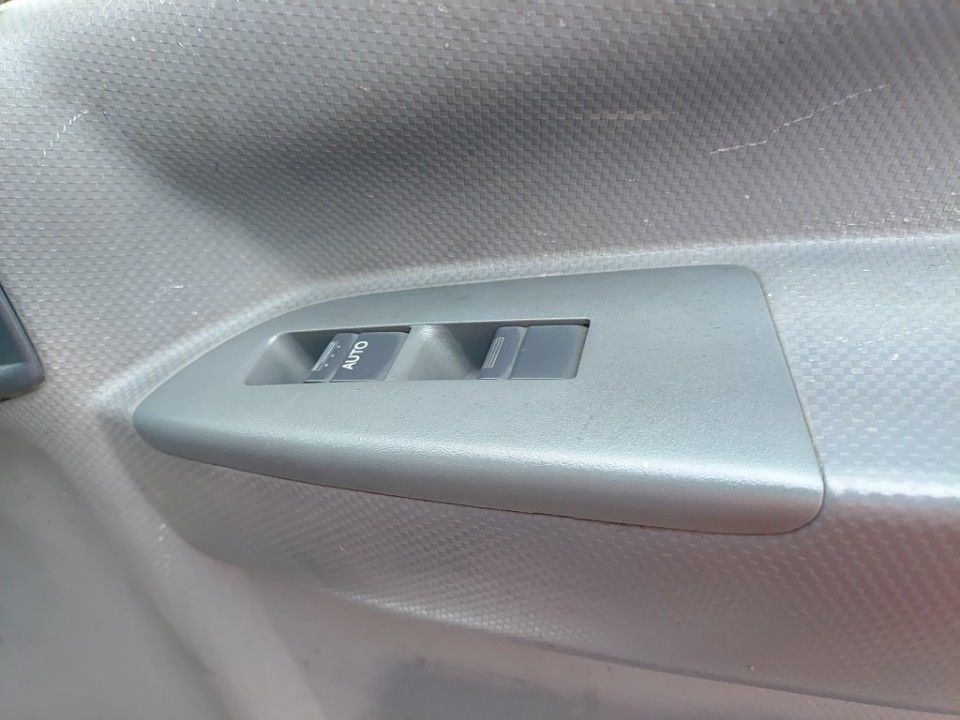 2015 Isuzu Elf auction photo 14