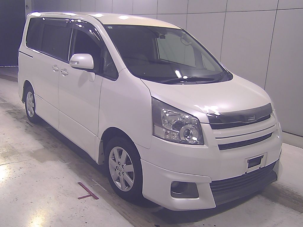 2009 Toyota Noah Si Japan auction vehicle