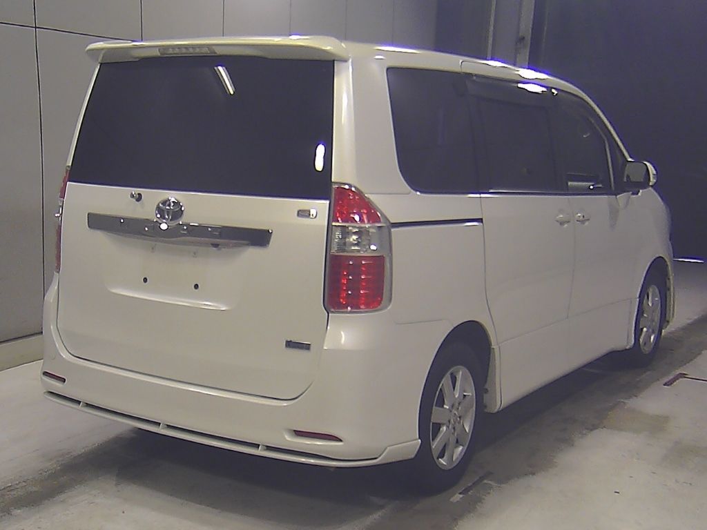 2009 Toyota Noah Si auction photo 2