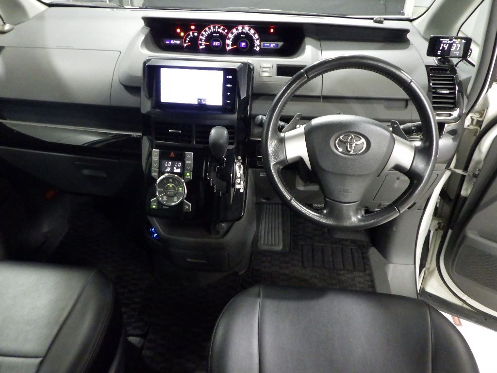 2009 Toyota Noah Si auction photo 3
