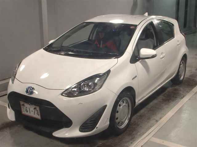 2019 Toyota Aqua L auction photo 4