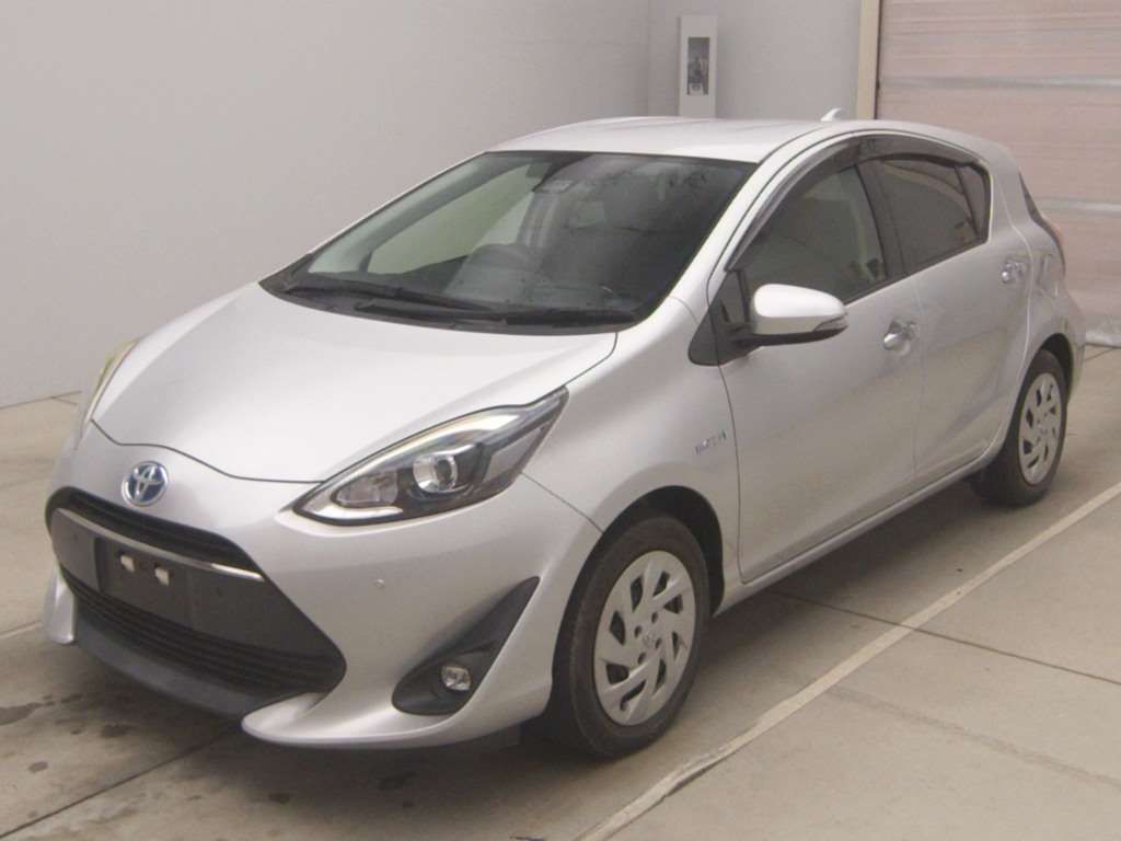 2018 Toyota Aqua Sスタイルブラック Japan auction vehicle