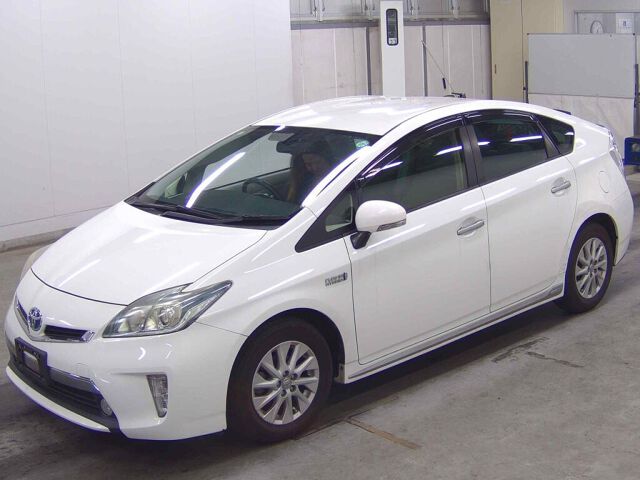 2013 Toyota Prius PHEV G auction photo 4