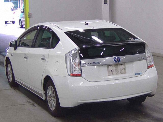 2013 Toyota Prius PHEV G auction photo 2