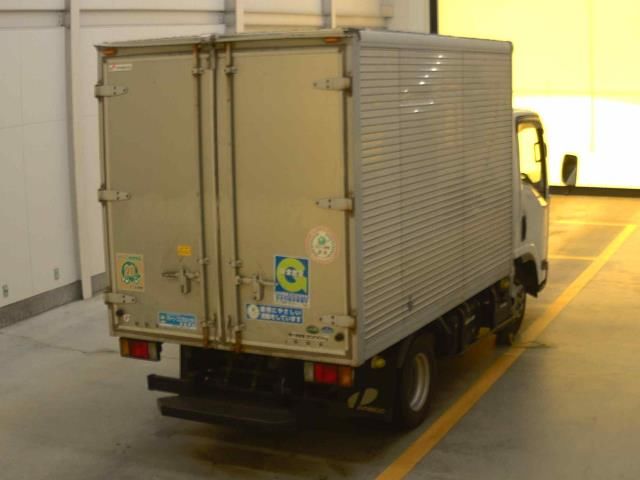 2013 Isuzu Elf Van auction photo 2