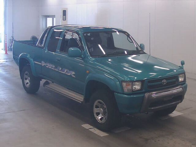 2000 Toyota Hilux Sport Pickup 4WD Japan auction vehicle