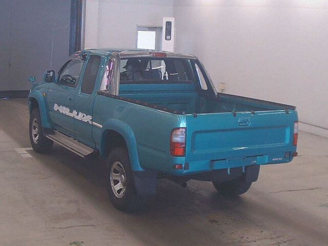 2000 Toyota Hilux Sport Pickup 4WD auction photo 2