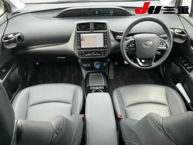 2021 Toyota Prius S Touring Selection Black auction photo 8