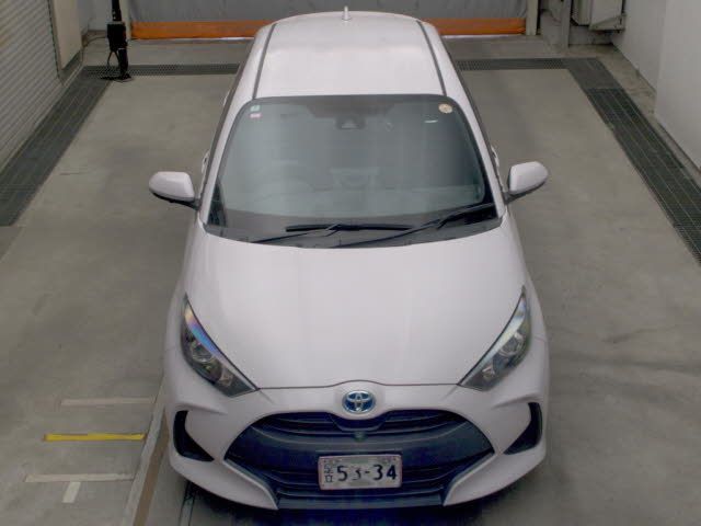 2020 Toyota Yaris ハイブリッドG auction photo 6