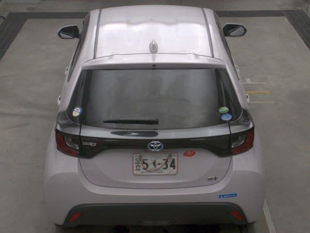 2020 Toyota Yaris ハイブリッドG auction photo 7