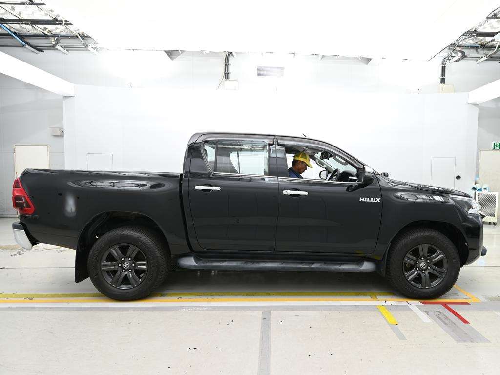 2022 Toyota Hilux Z 4WD auction photo 3