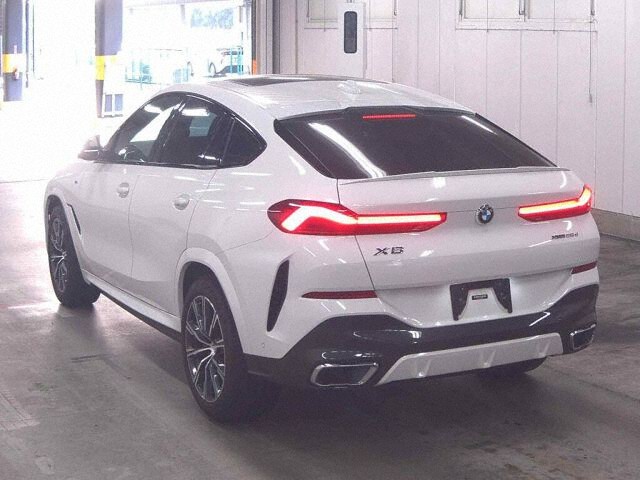 2021 BMW X6 XDRIV35D M Sport 4WD auction photo 2