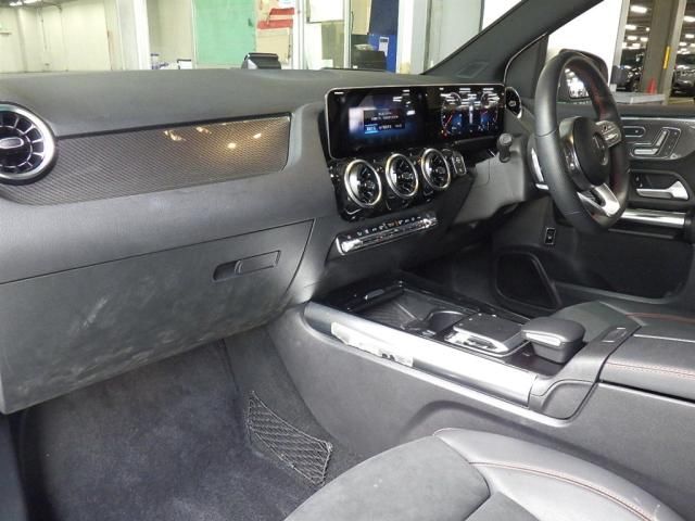 2019 Mercedes-Benz B 180 AMG Line Radar Safety Pad auction photo 2