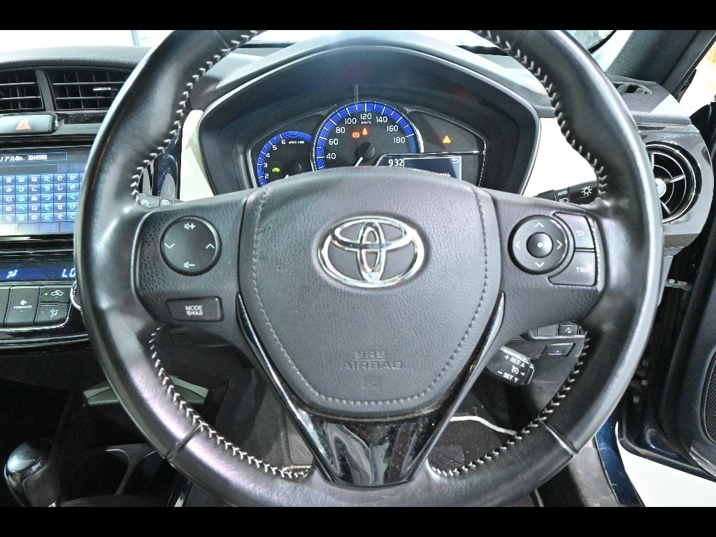 2018 Toyota Corolla Fielder ハイブリッドG W×B auction photo 10