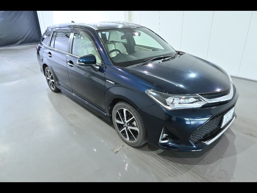 Japan Auction Vehicles 15 2018 Toyota Corolla Fielder ハイブリッドG W×B auction photo