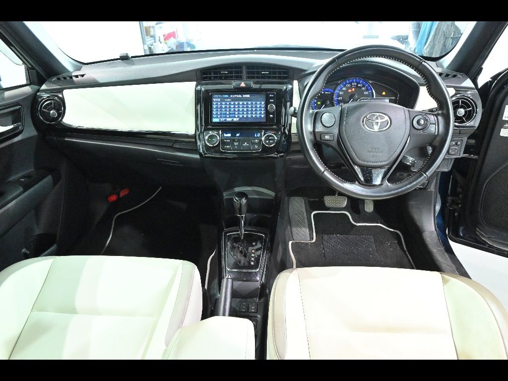 2018 Toyota Corolla Fielder Hybrid G ​​W×B auction photo 3