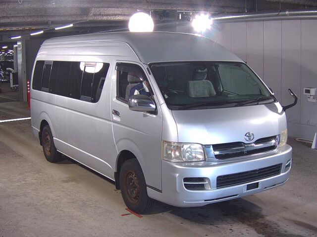 2005 Toyota Hiace グランドキャビン 4WD Japan auction vehicle